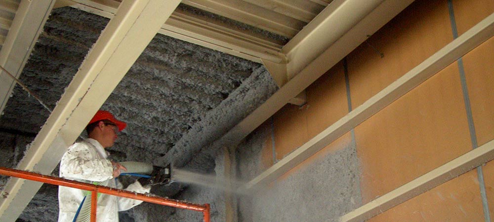 Professional Insulation Contractor Installing Fiberlite WALL-MAT Product
